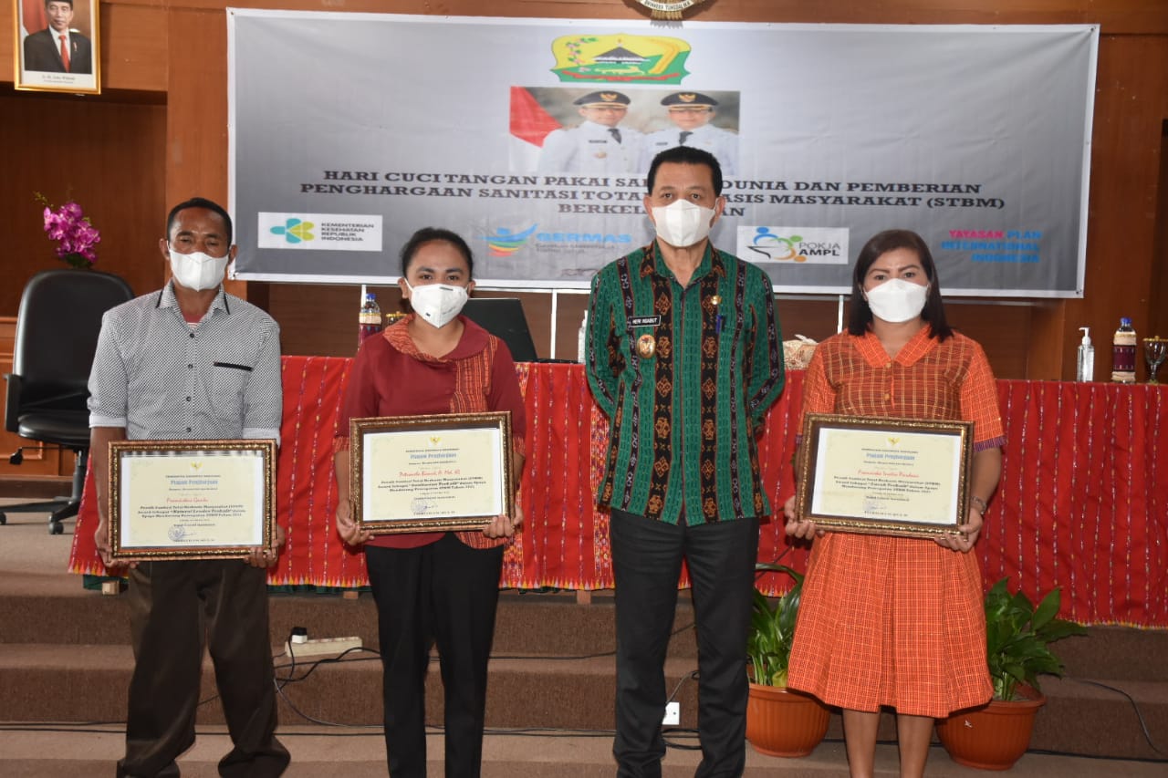 Indonesian Ministry of Health community-based total sanitation award recipients